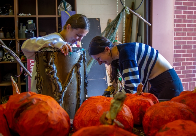 Reedy Tech Theater Students Create Spooky Atmosphere at Didi's